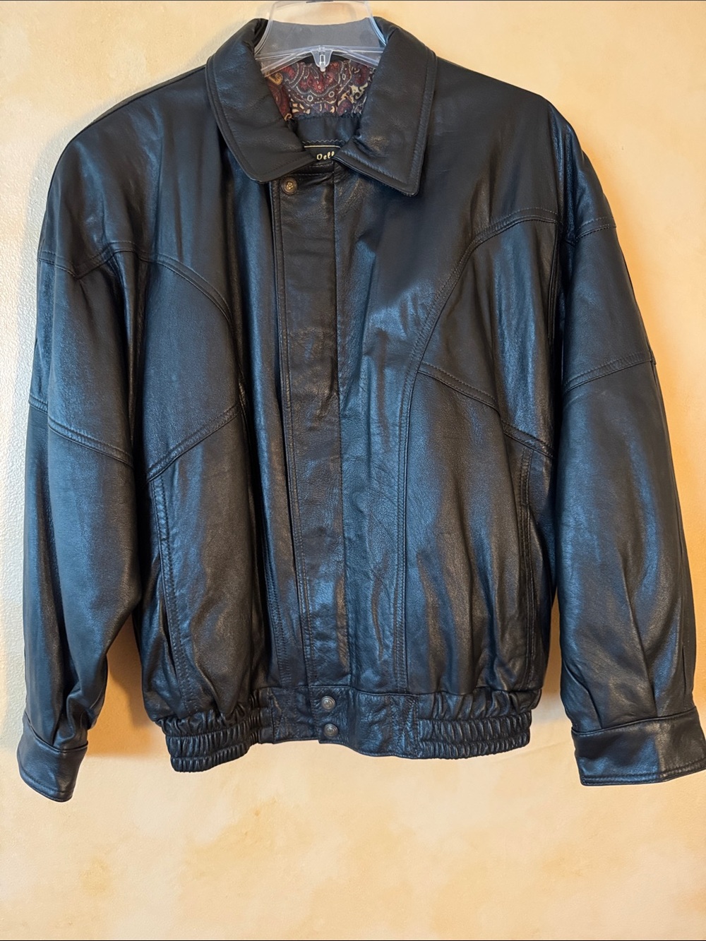 Vera Pelle Men’s Black Italian Leather Bomber Jacket.
